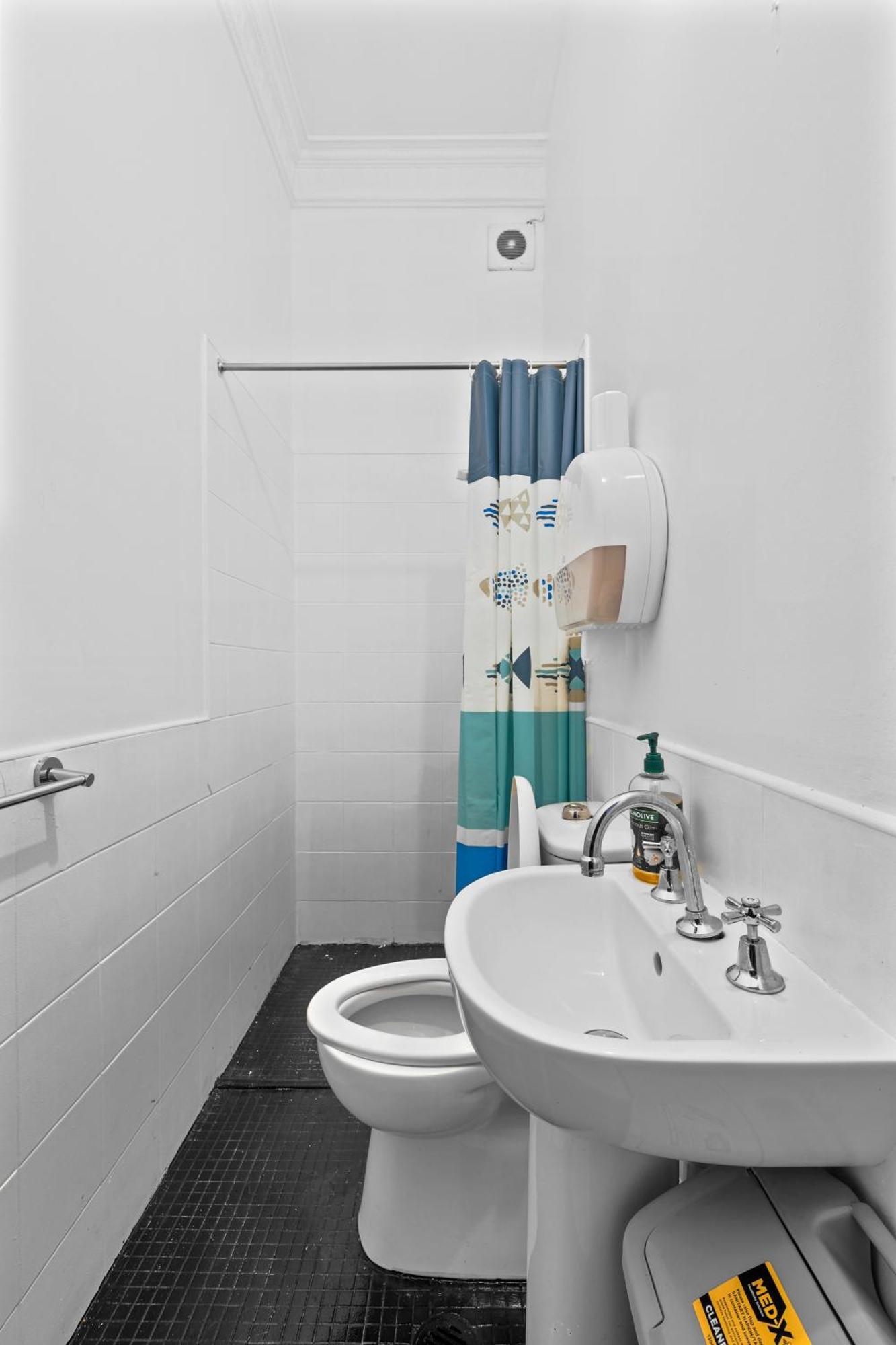 Venus By The Harbour Budget Hotel سيدني المظهر الخارجي الصورة