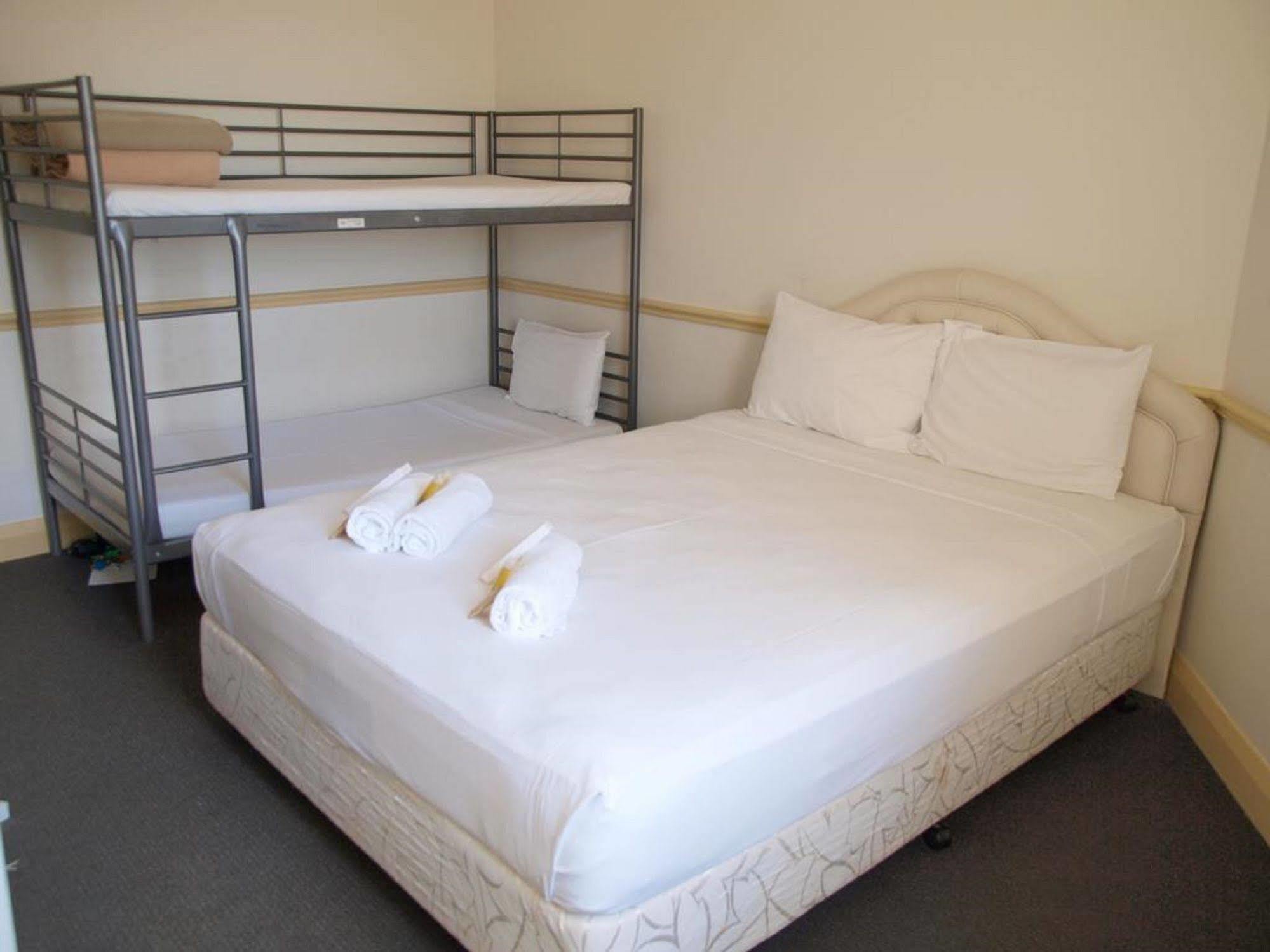 Venus By The Harbour Budget Hotel سيدني المظهر الخارجي الصورة